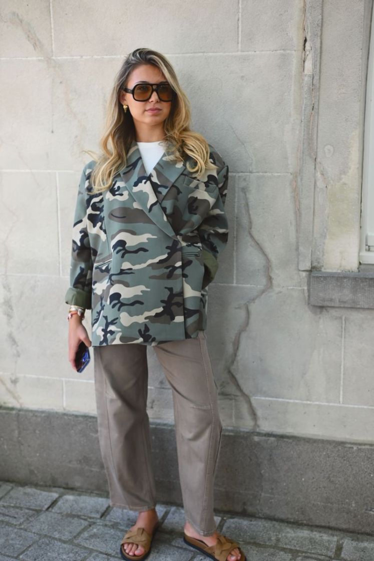  CAMOUFLAGE