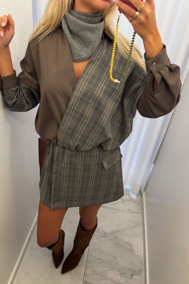  Taupe