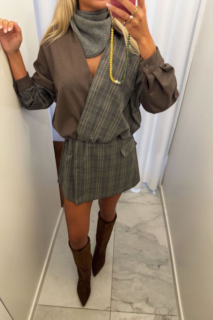  Taupe