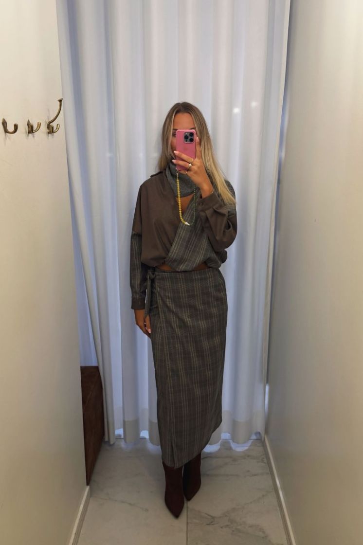  Taupe