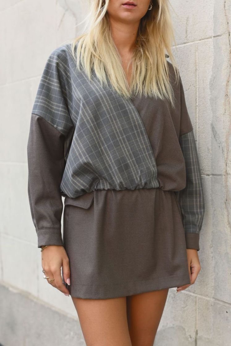 Taupe