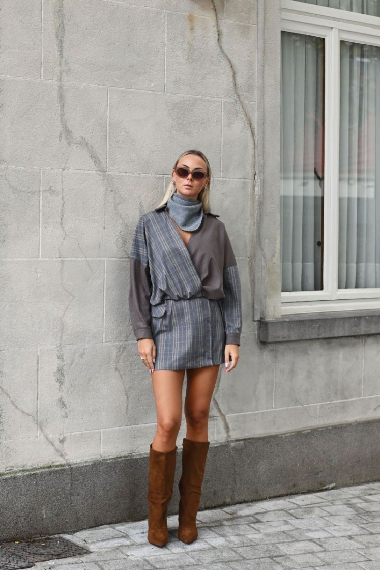  Taupe